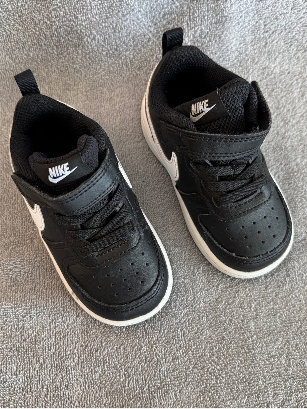 Nike Black and White Borough Low Top Sneakers Size 6C